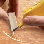 شمع الأثاث من الخدوش على الأثاث