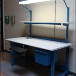 منضدة نجارة معدنية