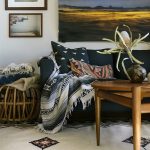 الرأس على الأريكة