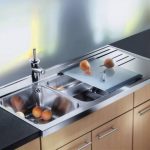 بالوعة شحنة في المطبخ