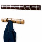 شماعات الجدار غير عادية في القاعة