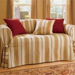 اغلق أريكة القديمة