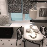 نافذة عتبة الجدول أعلى في المطبخ الداخلية