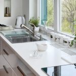 عتبة النافذة في الداخل