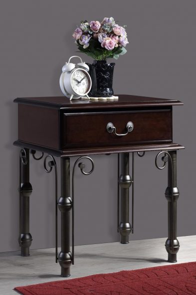 طاولة السرير المعدنية