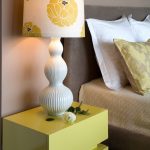 طاولة السرير الخضراء