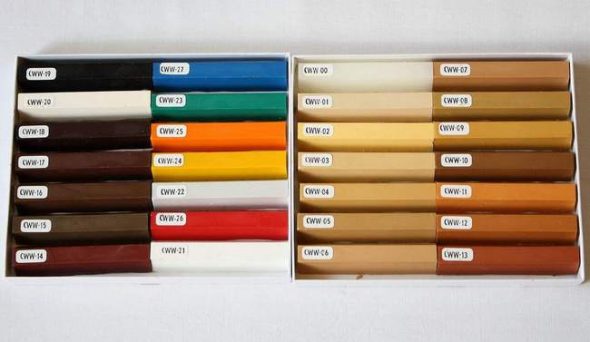 شمع متعدد الألوان