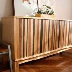 فيلم لاصق ذاتي تحت الشجرة