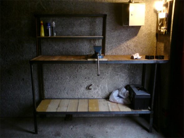 افعل منضدة نفسك في المرآب