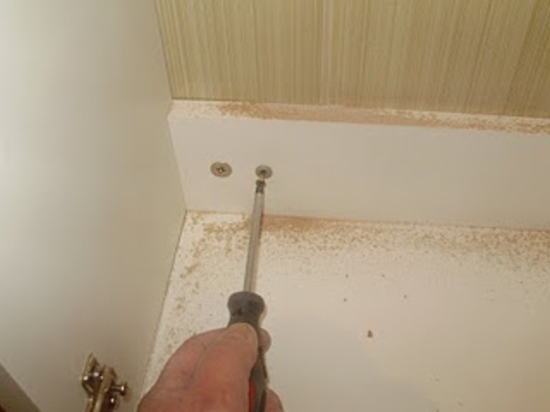 خزائن التجميع تحت المغسلة