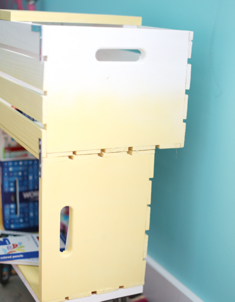 جعل منضدة من الأدراج