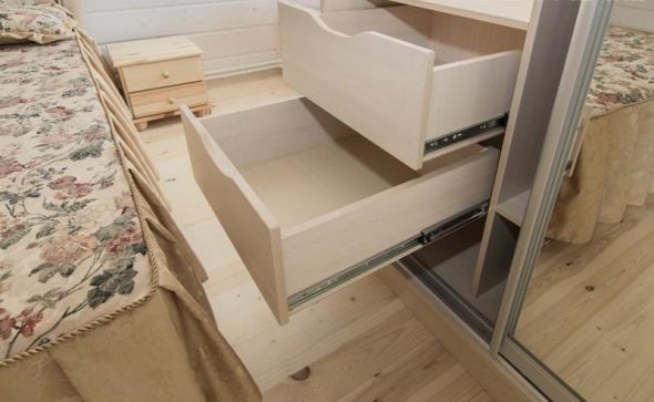 أدلة الكرة انزلاق خزانة الملابس