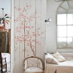 الشاشة في غرفة الخشب