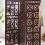 الشاشة في الغرفة المنحوتة