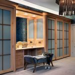 خزانة الملابس في غرفة النوم