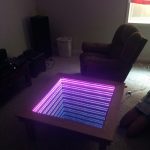 الجدول مع تأثير تصميم اللانهاية الحديثة