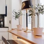 أعلى الجدول عتبة الخشب