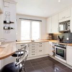 عتبة أعلى الخشب