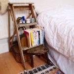 طاولة السرير طاولة السرير