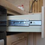 آلية انزلاق الكرة في الصناديق