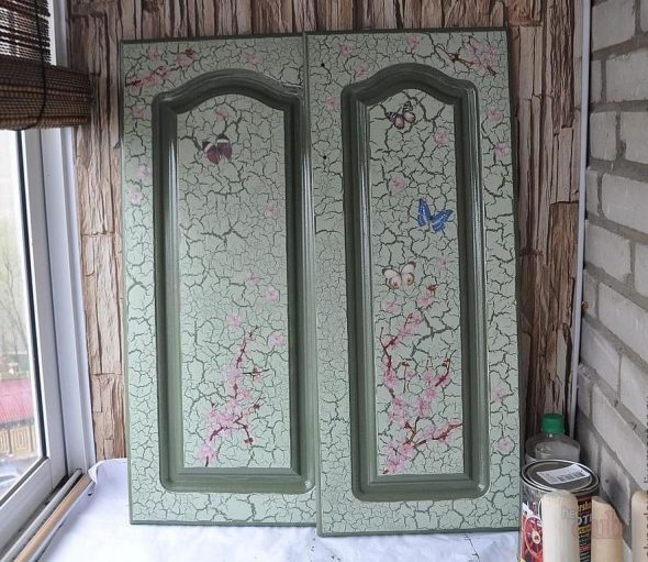 Decoupage مع تأثير craquelure