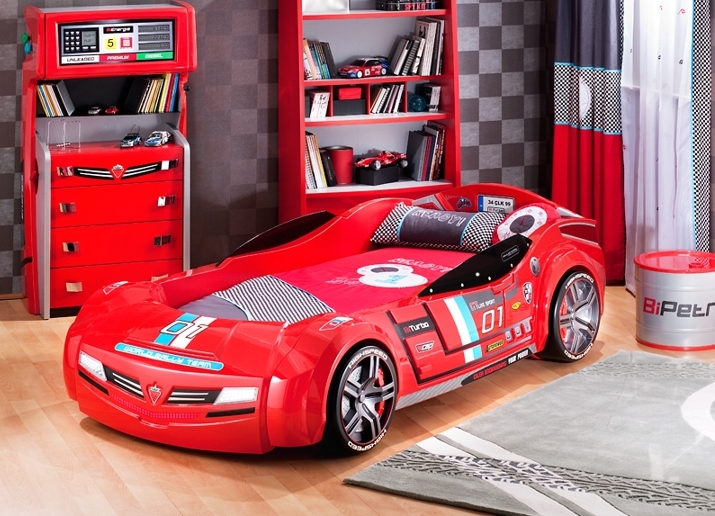 أحمر سرير الأطفال آلة