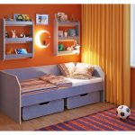 سرير الطفل من 3 سنوات مع أدراج