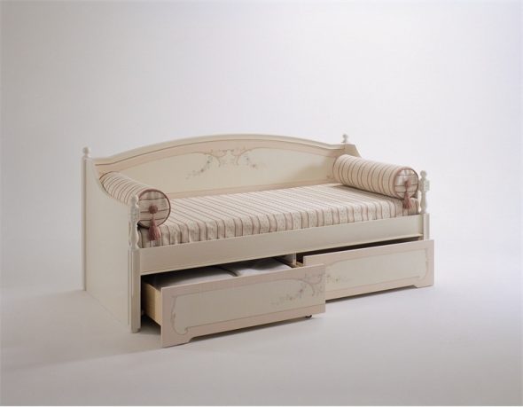 أريكة للأطفال على إطار tamburato