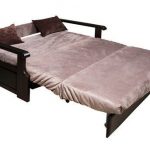 سرير أريكة مع آلية الأكورديون في غرفة المعيشة