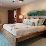 سرير مزدوج من كتلة من شجرة