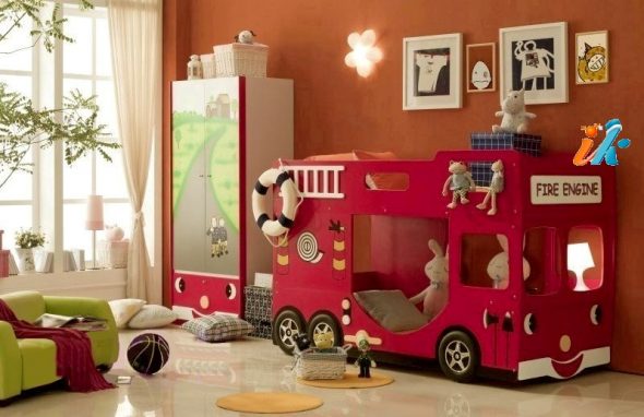 غرفة الأطفال الداخلية لصبي