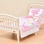 سرير كلاسيكي مع جانب