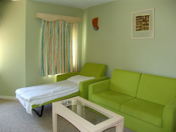 سرير لشقة صغيرة