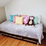 سرير المنصات على عجلات