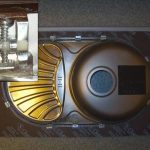 يجب أن يصل الحوض بشكل مريح إلى سطح الطاولة بعد السحابات.