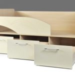 ضوء الدلفين السرير