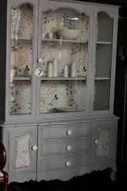 في المنزل بأيديهم