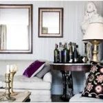 مرآة في الداخل من المنزل