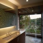 إضاءة المرآة في الداخل