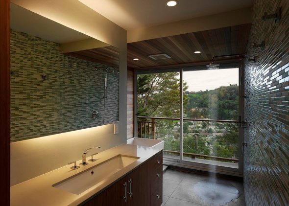 مرآة الحمام