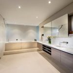 صورة مرآة الحمام