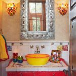 مرآة الحمام في الإطار