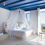 سرير مزدوج ابيض