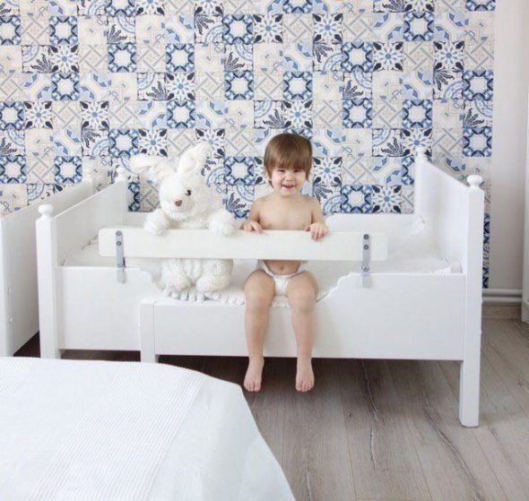 حافة لسرير ايكيا