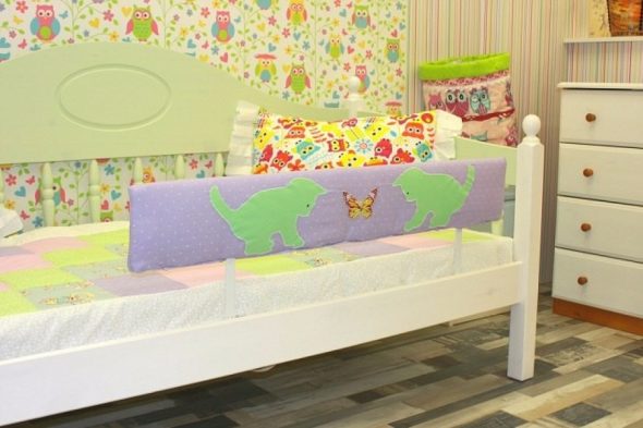 جانب من السرير