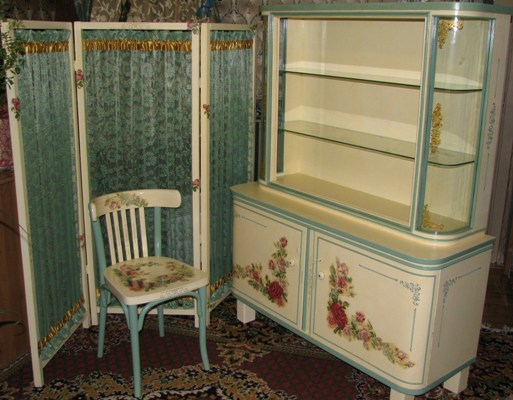 الأثاث decoupage من اللوح تفعل ذلك بنفسك