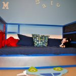 سرير ايكيا الأزرق