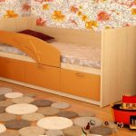 سرير الدلفين البرتقالي