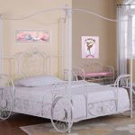 سرير الأطفال مع الجانبين النقل