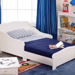 السرير في داخل الحضانة